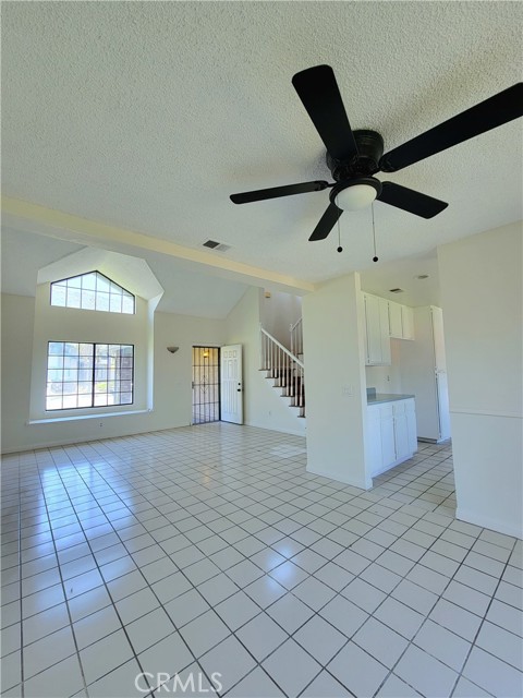 Detail Gallery Image 6 of 15 For 12054 Suzanne Dr, Fontana,  CA 92337 - 3 Beds | 2/1 Baths