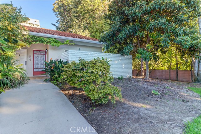 Detail Gallery Image 6 of 56 For 2009 via Mariposa #D,  Laguna Woods,  CA 92637 - 2 Beds | 2 Baths