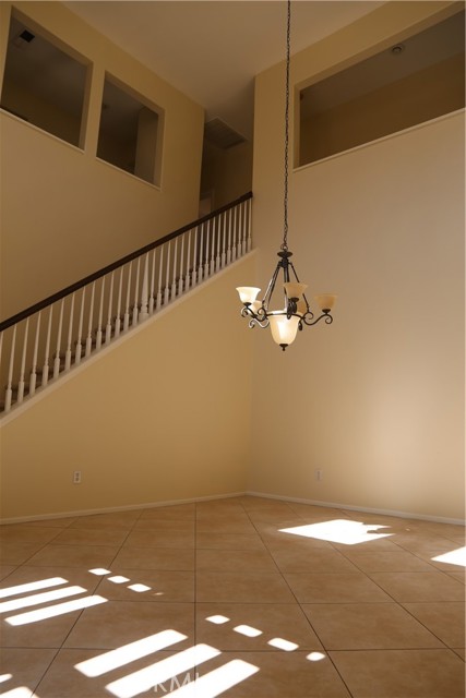 Detail Gallery Image 3 of 10 For 1730 W Alps Dr, Upland,  CA 91784 - 5 Beds | 3 Baths
