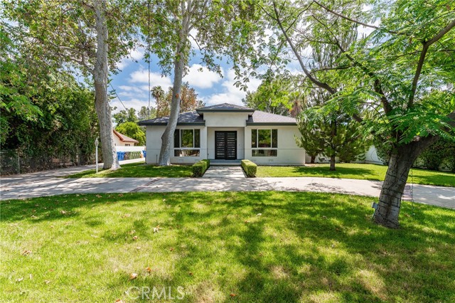 22904 Calvert Street, Woodland Hills CA: https://media.crmls.org/medias/7a2c29cc-c66c-4b19-823a-e136523caf59.jpg