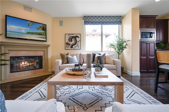 615 Pacific Coast Highway, Redondo Beach, California 90277, 3 Bedrooms Bedrooms, ,3 BathroomsBathrooms,Residential,Sold,Pacific Coast Highway,SB22124725