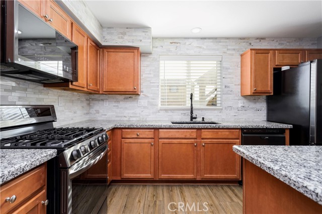 Detail Gallery Image 13 of 33 For 43106 Sondi Dr, Lancaster,  CA 93536 - 4 Beds | 2/1 Baths