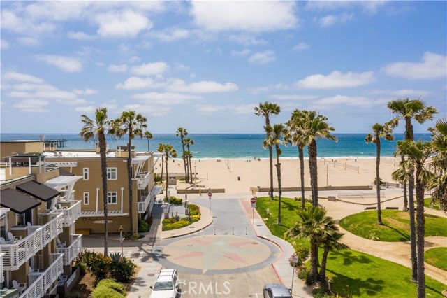 1300 The Strand, Hermosa Beach, California 90254, 1 Bedroom Bedrooms, ,1 BathroomBathrooms,Residential,Sold,The Strand,SB23083557