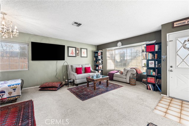 Detail Gallery Image 8 of 57 For 42902 Sachs, Lancaster,  CA 93536 - 4 Beds | 2 Baths