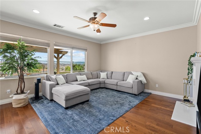 30146 Galbreth Ct, Castaic CA: https://media.crmls.org/medias/7a300592-b863-4591-88cb-ffe9f755e996.jpg