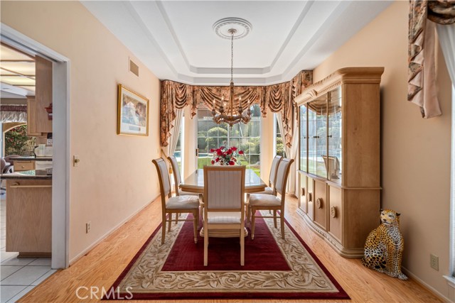 28852 Woodside Drive, Saugus CA: https://media.crmls.org/medias/7a305bea-b477-4925-8a20-8456171cba12.jpg