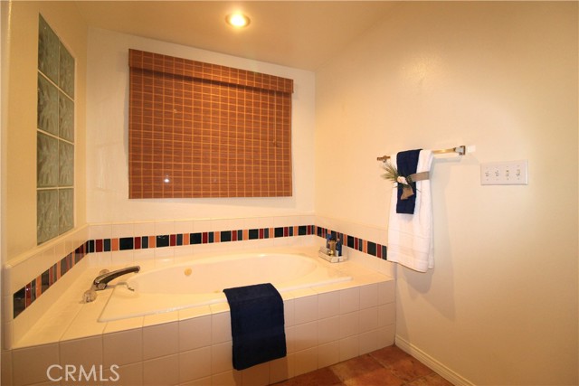 Detail Gallery Image 33 of 41 For 117 S Prospect Ave #a, Redondo Beach,  CA 90277 - 4 Beds | 2/1 Baths