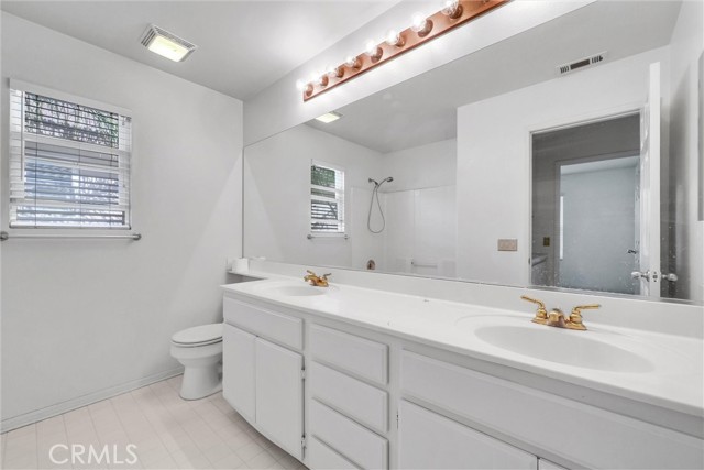 Image 20 of 30 For 323 Lydia  