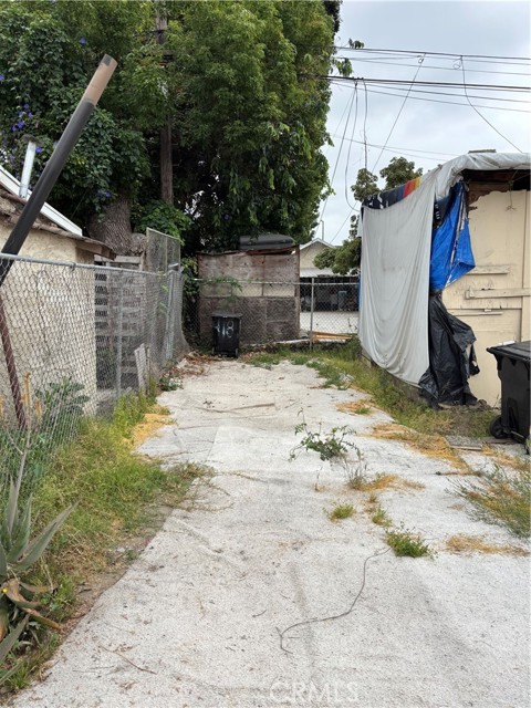 Detail Gallery Image 3 of 36 For 418 E 40th Pl, Los Angeles,  CA 90011 - 4 Beds | 1 Baths