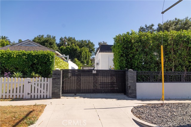 Detail Gallery Image 5 of 47 For 14356 Greenleaf St, Sherman Oaks,  CA 91423 - 3 Beds | 2/1 Baths