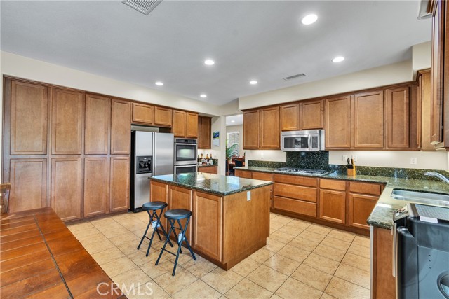 Detail Gallery Image 12 of 35 For 14301 Florence St, Corona,  CA 92880 - 4 Beds | 3/1 Baths