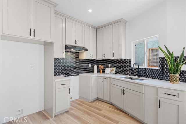 4442 Mettler Street, Los Angeles CA: https://media.crmls.org/medias/7a32dec8-f19a-4888-bedd-94d1fa681a6a.jpg