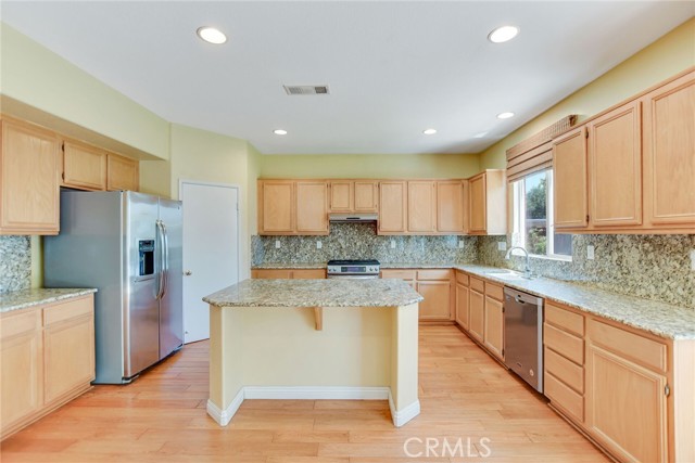 12139 Serra Avenue, Chino CA: https://media.crmls.org/medias/7a337aa1-3824-401e-a1e4-e7792f74fba2.jpg