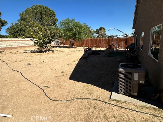 Detail Gallery Image 25 of 27 For 16312 Molino, Victorville,  CA 92395 - 3 Beds | 2 Baths