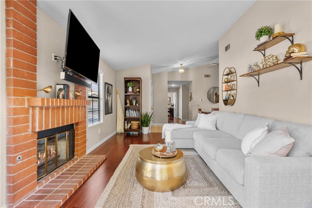 Detail Gallery Image 14 of 41 For 745 Wind Willow Way, Simi Valley,  CA 93065 - 3 Beds | 2 Baths