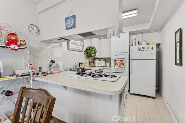 7340 Corsican Drive, Huntington Beach CA: https://media.crmls.org/medias/7a350867-cfe5-4436-b652-77c5d36dc8ba.jpg