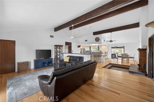 Detail Gallery Image 14 of 69 For 1528 York Dr, Vista,  CA 92084 - 3 Beds | 2 Baths