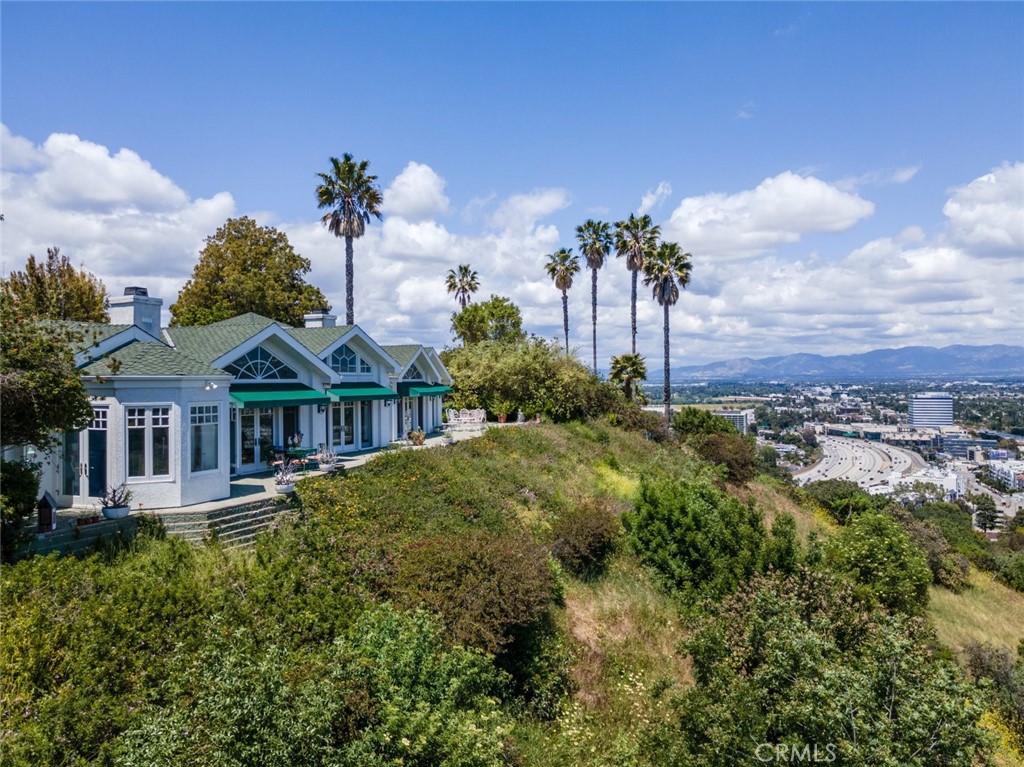 15589 Briarwood DriveSherman Oaks img 1