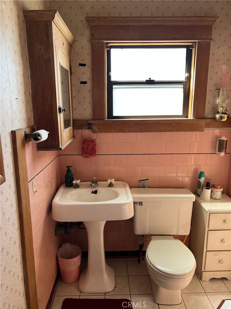 https://media.crmls.org/medias/7a36b640-755d-43b0-a7d0-8b112b902fd3.jpg?preset=X-Large
