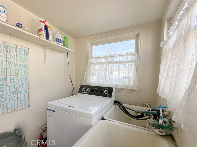 917 Catalina Avenue, Redondo Beach, California 90277, ,Residential Income,Sold,Catalina,SB24066377