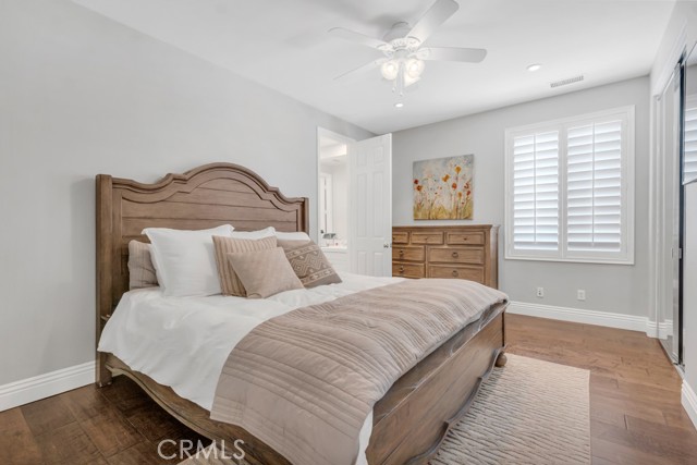 24234 Reyes Adobe Way, Valencia CA: https://media.crmls.org/medias/7a377b94-29ec-4f43-829c-d3be799617bd.jpg