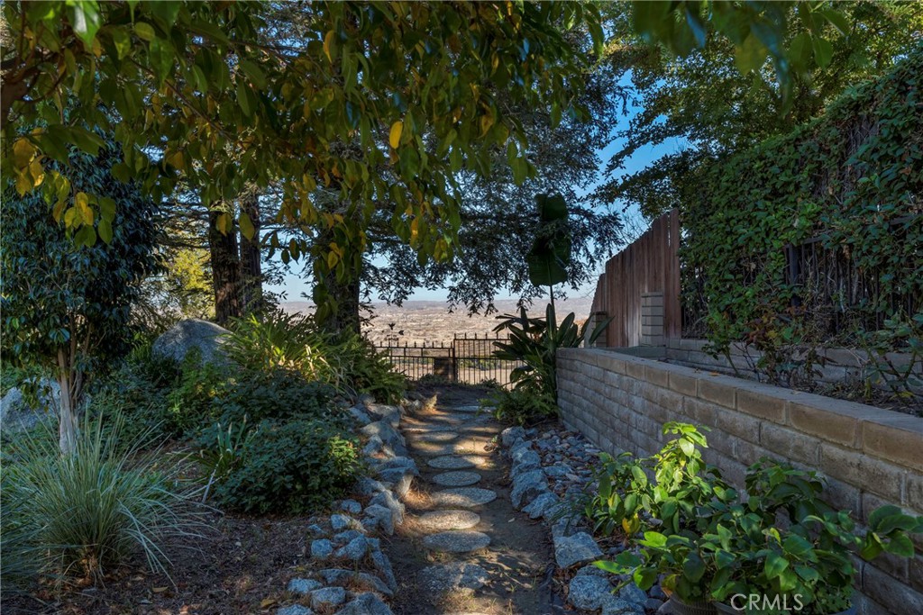 MLS #OC25261048 image #40