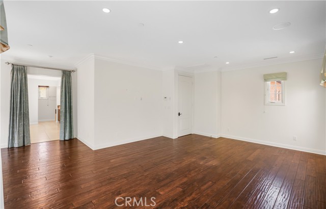 26 Woods Trail, Irvine CA: https://media.crmls.org/medias/7a382128-275d-415d-83df-b7542f1ce372.jpg