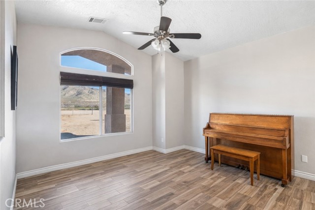 Detail Gallery Image 70 of 73 For 13850 Nightshade Rd, Apple Valley,  CA 92307 - 5 Beds | 5 Baths