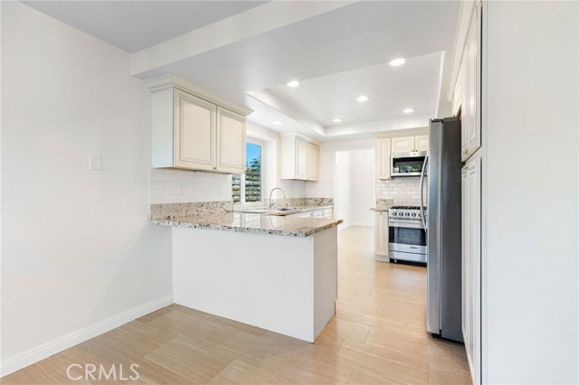Detail Gallery Image 16 of 20 For 18282 Fieldbury Ln, Huntington Beach,  CA 92648 - 4 Beds | 2/1 Baths