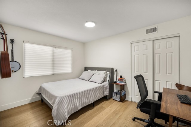 5 Bergamo, Irvine CA: https://media.crmls.org/medias/7a399185-ce3a-4b8b-b8d5-b5a0c18e17b9.jpg