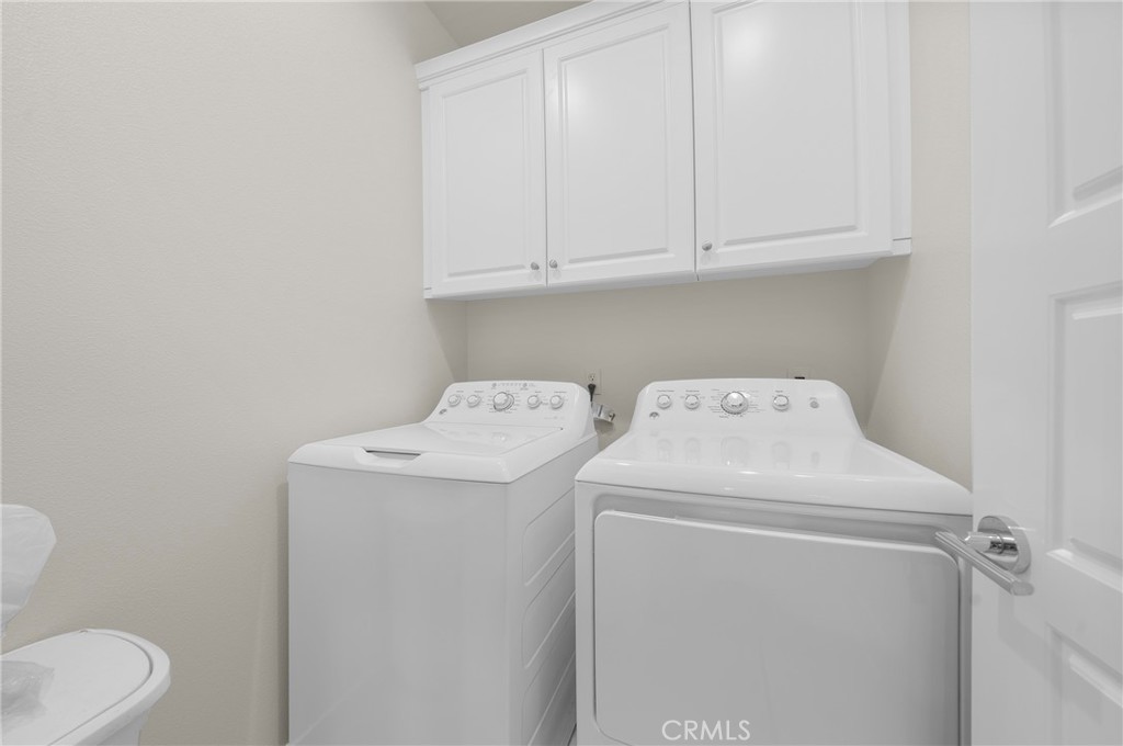 https://media.crmls.org/medias/7a39a889-82d3-42f1-8304-ffc8ed26dd56.jpg?preset=X-Large