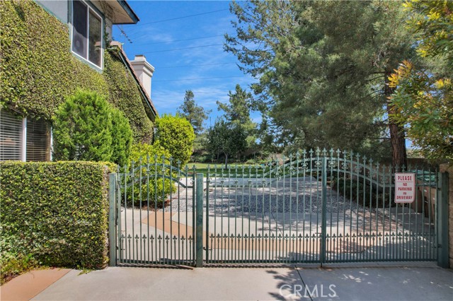 1050 Fuller Drive, Claremont CA: https://media.crmls.org/medias/7a39cf0d-6d3f-49a3-9816-1ae4889fd8a8.jpg