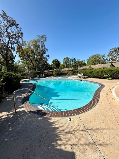 Detail Gallery Image 7 of 7 For 1117 Canterford Cir, Westlake Village,  CA 91361 - 2 Beds | 2 Baths
