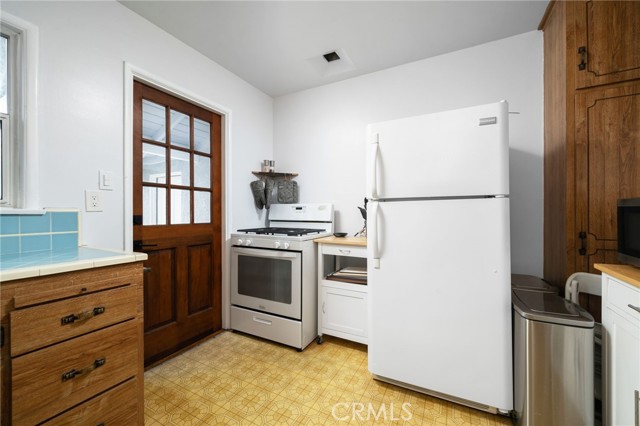 15129 Fonthill Avenue, Lawndale CA: https://media.crmls.org/medias/7a39e550-f03c-4508-81c4-017d6cba8304.jpg