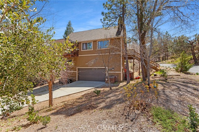 Detail Gallery Image 1 of 1 For 1119 Evergreen Ln, Lake Arrowhead,  CA 92352 - 4 Beds | 2/1 Baths