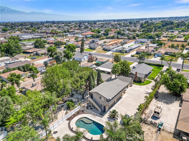 12596 Ross Avenue, Chino CA: https://media.crmls.org/medias/7a3b6920-abdc-48e4-b03d-744c1c299d2e.jpg