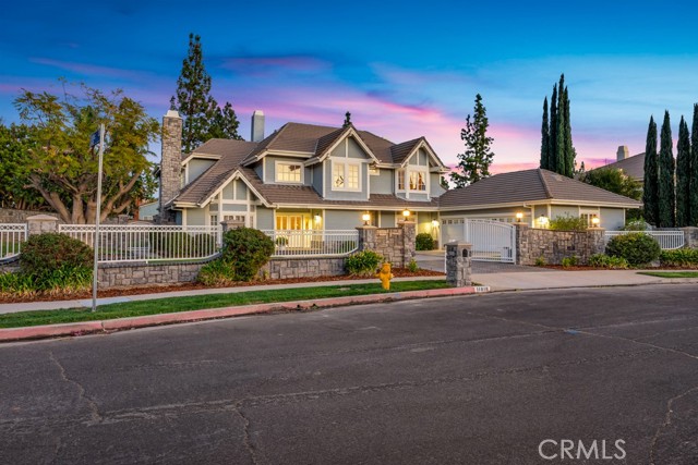 Detail Gallery Image 2 of 40 For 11018 Willowbrae Ave, Chatsworth,  CA 91311 - 4 Beds | 4/1 Baths