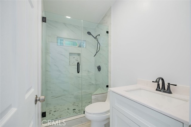 Detail Gallery Image 18 of 22 For 8561 Orion Ave, North Hills,  CA 91343 - 2 Beds | 2 Baths