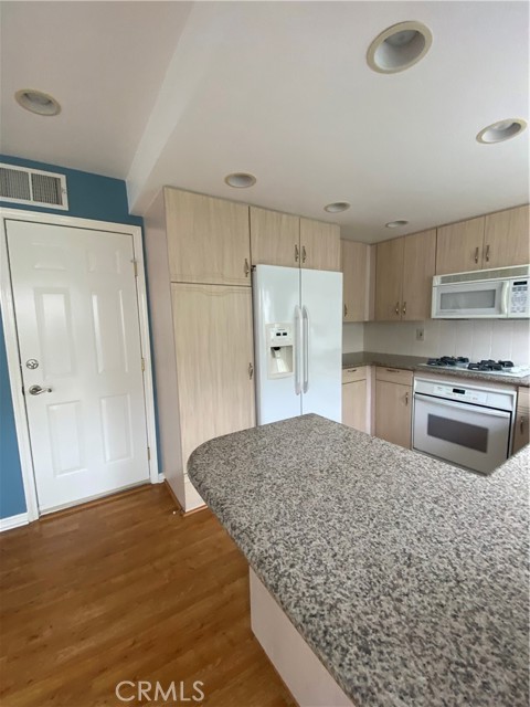 25236 Lawton Avenue, Loma Linda CA: https://media.crmls.org/medias/7a3c3bd5-bad4-45a0-8a00-a74414a6f376.jpg