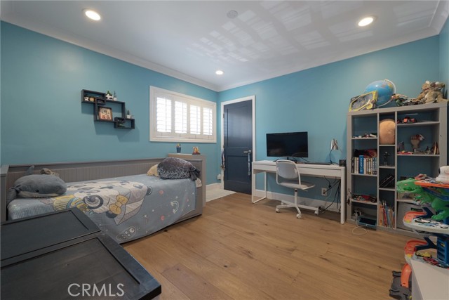 2528 N Orchard Drive, Burbank CA: https://media.crmls.org/medias/7a3c42a9-5220-4eef-9f20-b328f1aac33a.jpg