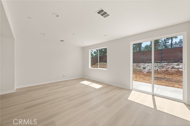 5978 Copperfield Avenue, Riverside CA: https://media.crmls.org/medias/7a3d07f9-dfed-4b09-b6d2-f4da36c3fac1.jpg
