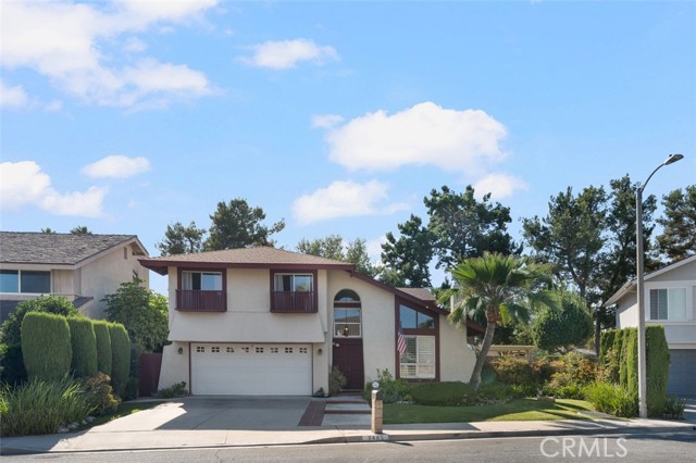 Detail Gallery Image 1 of 31 For 3485 Venetian Dr, Costa Mesa,  CA 92626 - 4 Beds | 2/1 Baths