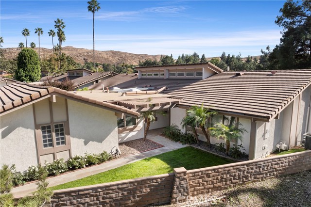 5552 Via Dos Cerros, Riverside CA: https://media.crmls.org/medias/7a3decb3-1712-4fe1-a44f-e872f3512f24.jpg