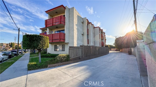 Detail Gallery Image 3 of 29 For 4591 Orange Ave #103,  Long Beach,  CA 90807 - 1 Beds | 1 Baths