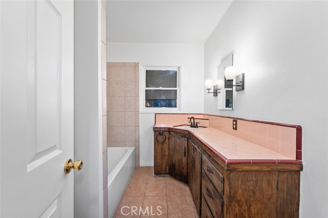 Detail Gallery Image 20 of 53 For 11371 Garden Grove Bld, Garden Grove,  CA 92843 - 2 Beds | 1 Baths