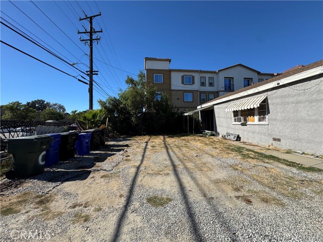 Detail Gallery Image 2 of 4 For 16246 Arrow, Fontana,  CA 92335 - 2 Beds | 1 Baths