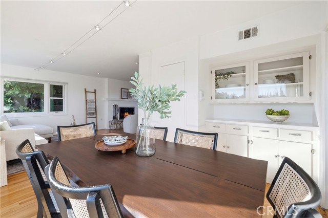 Detail Gallery Image 14 of 74 For 8615 Skyline Dr, Los Angeles,  CA 90046 - 3 Beds | 3 Baths