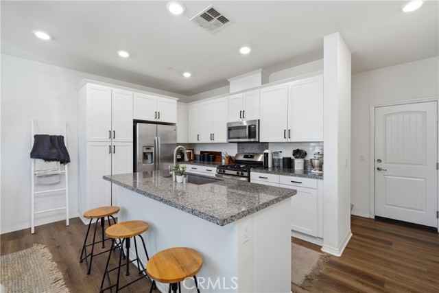 Detail Gallery Image 12 of 38 For 14562 Sienna Pl, Corona,  CA 92880 - 3 Beds | 2/1 Baths