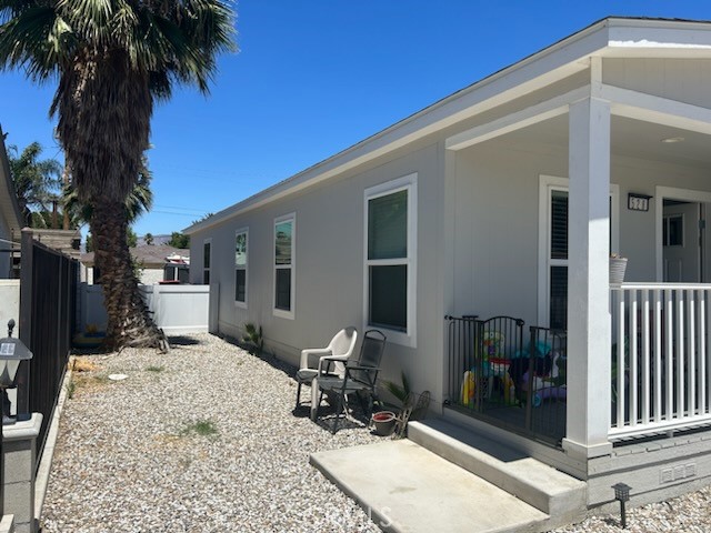 526 Calhoun Place, Hemet CA: https://media.crmls.org/medias/7a4014a8-0c4f-496e-8529-c310ef8c2a8a.jpg