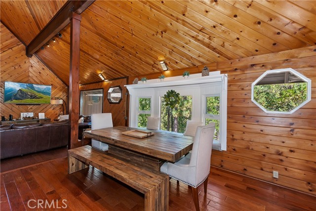 Detail Gallery Image 13 of 65 For 825 Grass Valley Rd, Lake Arrowhead,  CA 92352 - 5 Beds | 5/1 Baths